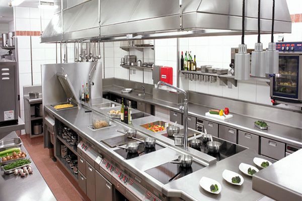 Không gian bếp nhà hàng thế giới hải sản 